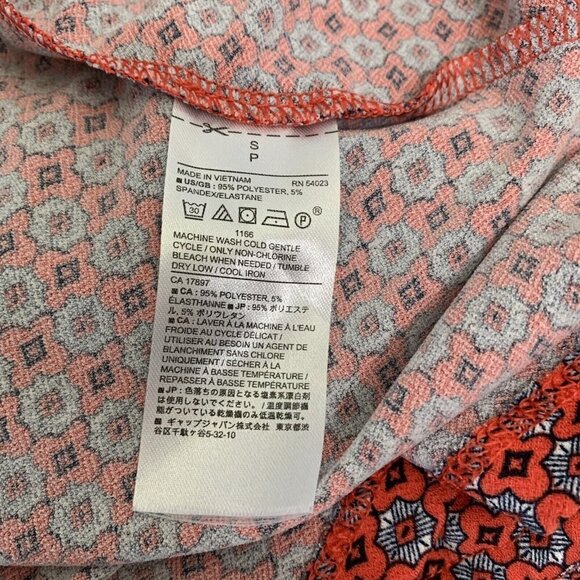 Banana Republic Top Women’s Small Red Gray Black Pattern Short Sleeve - Picture 7 of 7
